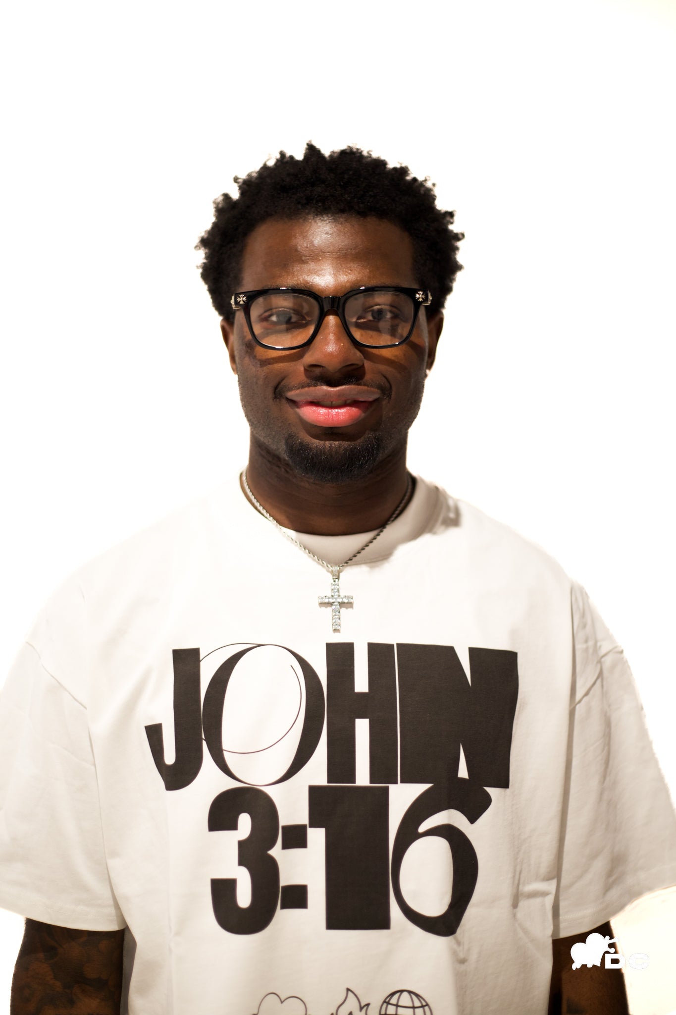 JOHN 316 Tee — White/Black